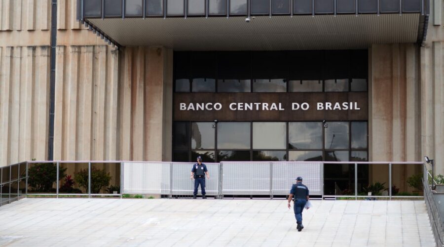 Entidades empresariais criticam decisão do BC de manter juros em 10,5% ao ano