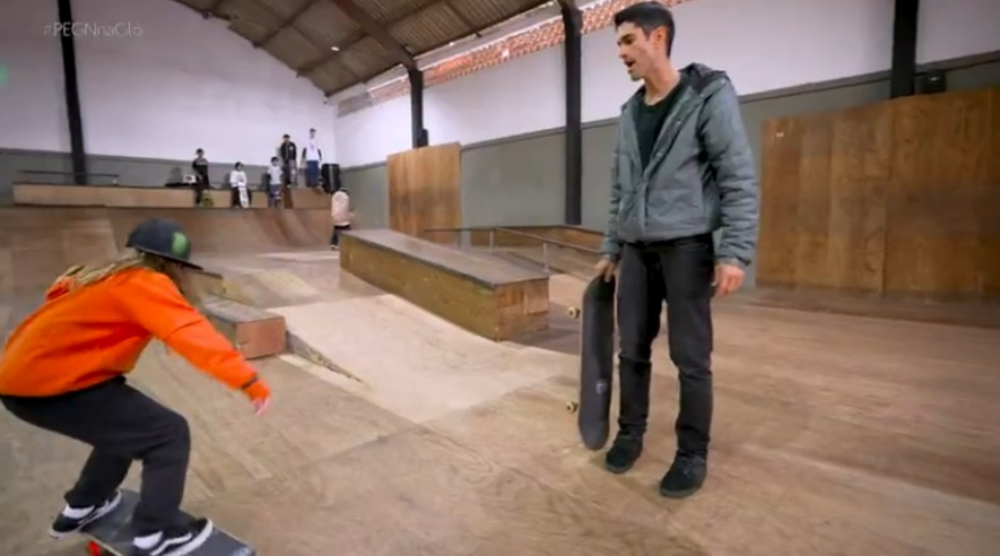 Skatista desiste de ser atleta profissional para fundar escola do esporte em Santa Catarina