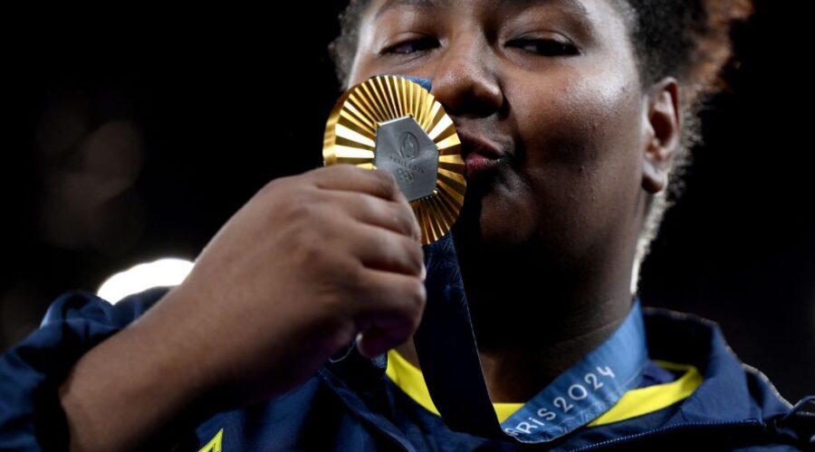 Marcas pegam carona no ouro da judoca Beatriz Souza, que ganha mais de 1 milhão de seguidores