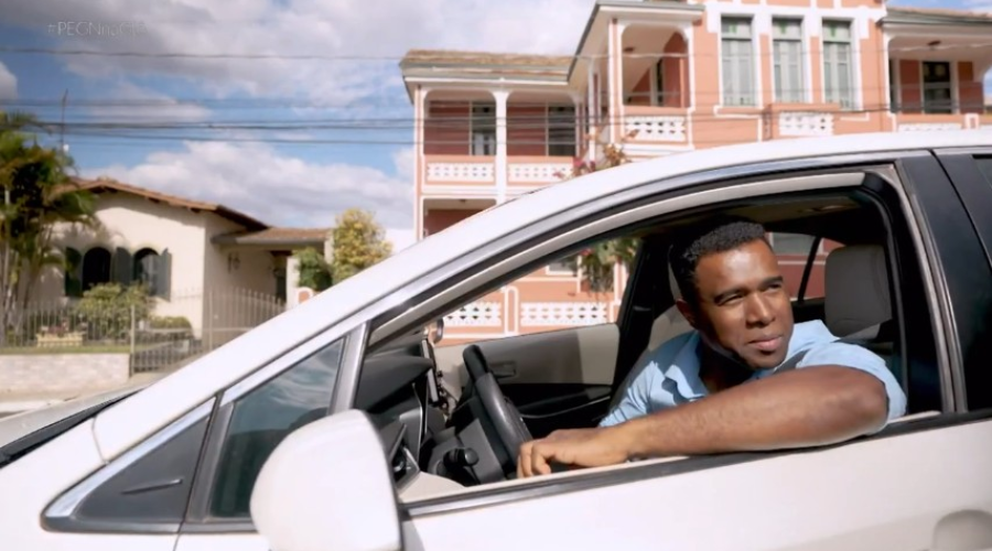 Ex-morador em situação de rua cria aplicativo de transporte em MG e fatura R$ 120 mil