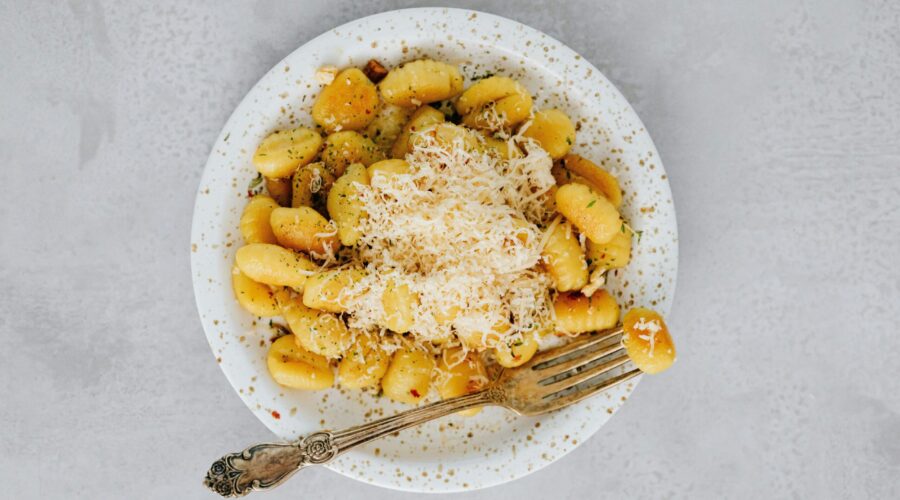 Menina de 9 anos morre após comer nhoque em restaurante na Itália