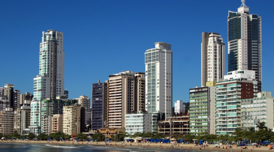 Balneário Camboriú: O Futuro do Turismo e dos Empreendimentos Imobiliários de Alto Padrão