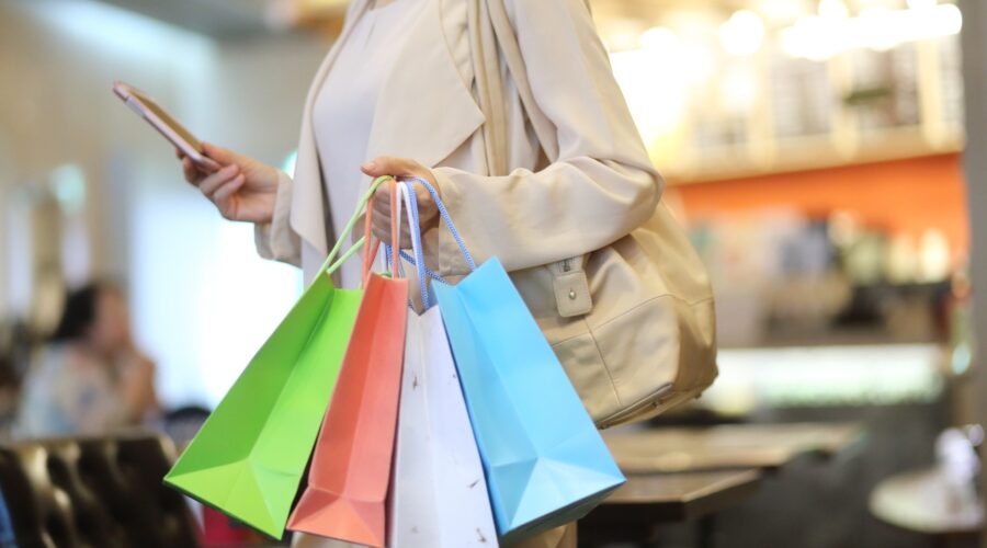 Mesmo com Black Friday, vendas no comércio recuam 0,4% em novembro