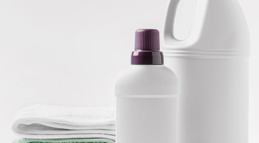 Funcionária de hotel é flagrada envenenando bufê de hóspedes com alvejante na Espanha