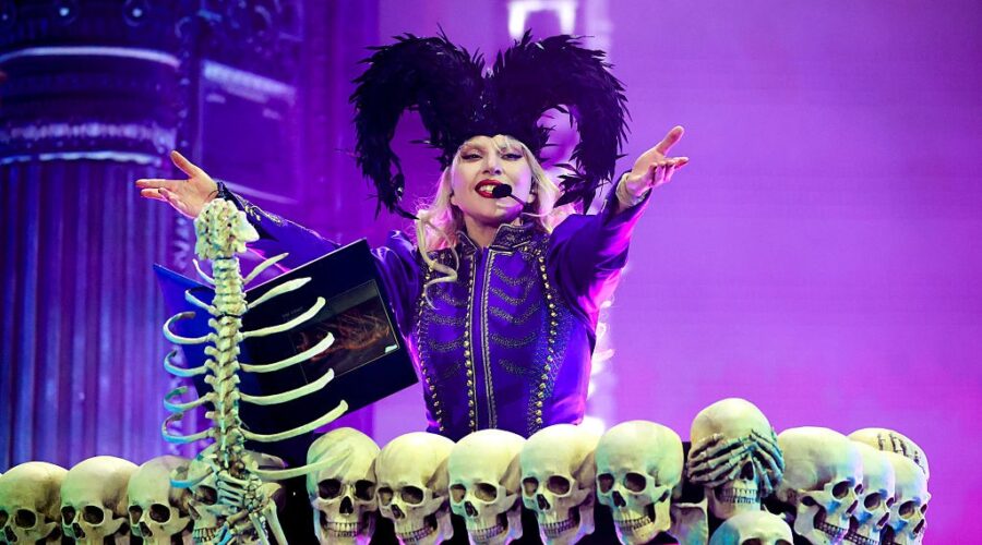 Lojas do Saara, no Rio, têm fila de dois quarteirões por roupas e acessórios da Lady Gaga