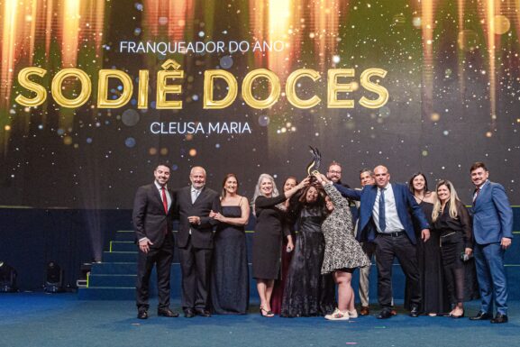 sodie,-cna-e-fundador-da-chili-beans-sao-destaques-em-premio-da-abf
