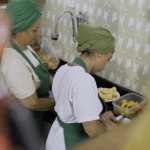 mae-e-filha-faturam-r$-12-mil-por-mes-com-marmitas-veganas