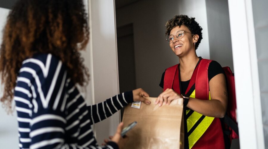 Delivery próprio ou por aplicativo de entrega: qual o melhor modelo para o seu negócio?