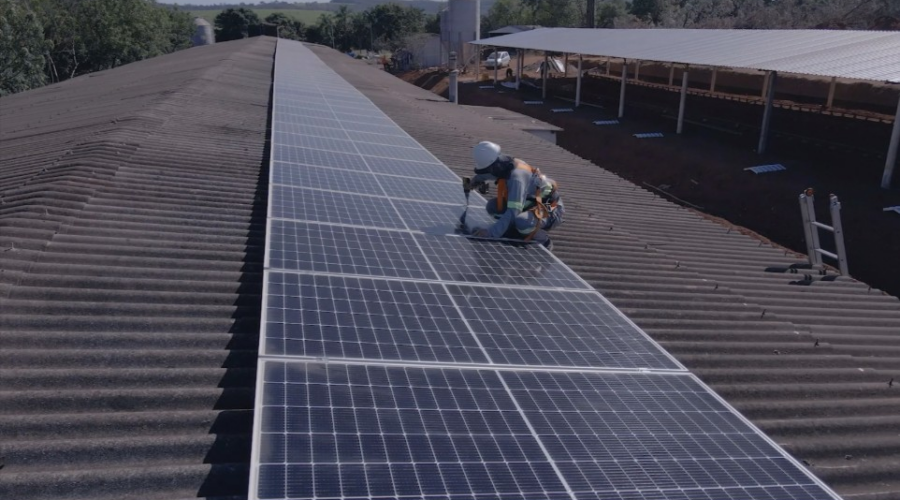 O papel da energia solar na transição energética brasileira: entraves e soluções