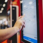 ifood-reforca-aposta-em-consumo-no-salao-e-adquire-software-para-autoatendimento
